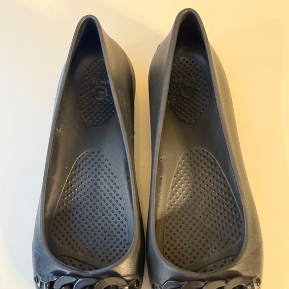 BLACK CROCS BALLET FLATS - NEW - SIZE 8 - Picture 2 of 9